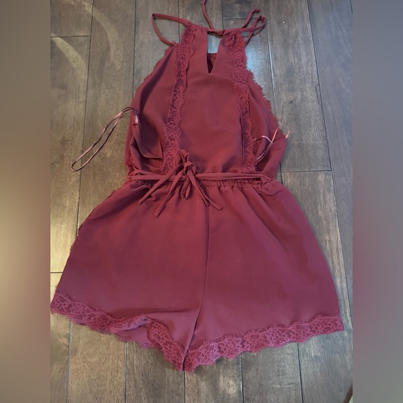 NEW Kendall & Kylie Burgundy Haltered Romper - Picture 6 of 7